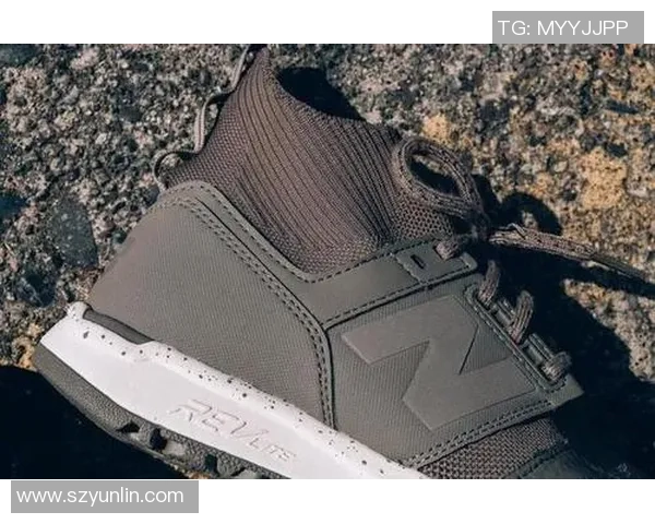 三大足球巨星的专属鞋款解析与创新设计背后的故事